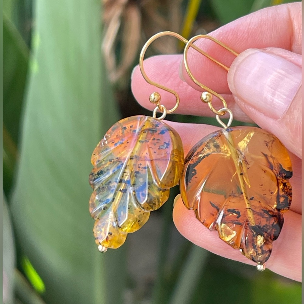 Natural honey amber carved leaf 18K gold plated drop earrings - Picture 6 of 7